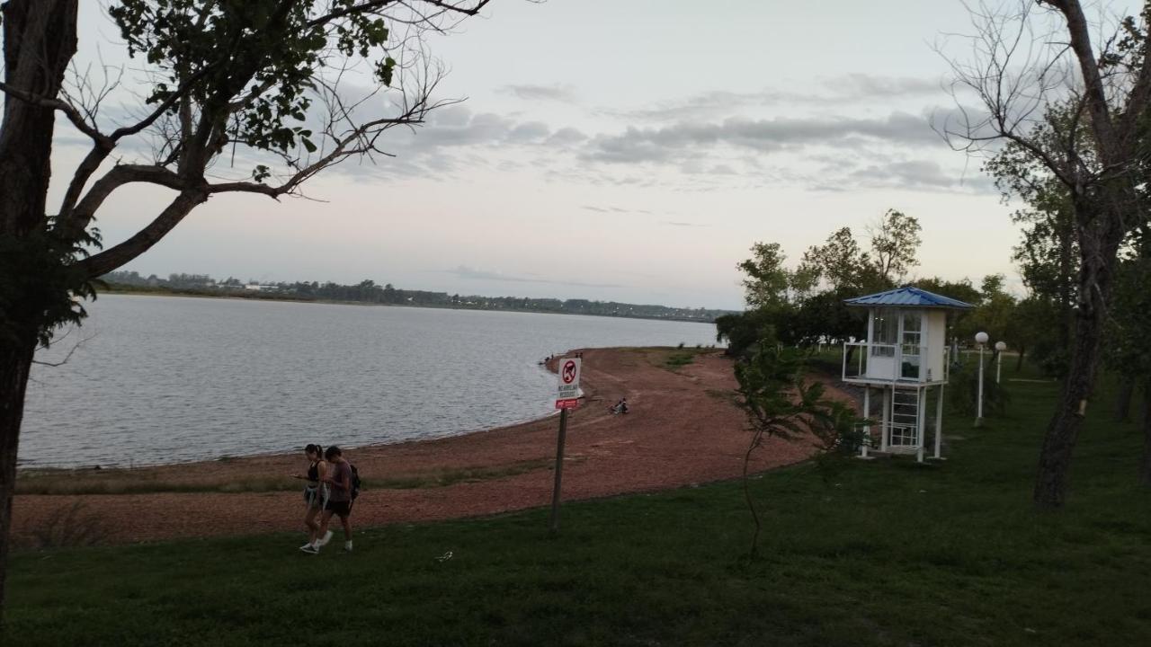 Las Rosas- Centro De Federacion- 3 Cuadras De La Playa- Solo Con Sena Экстерьер фото